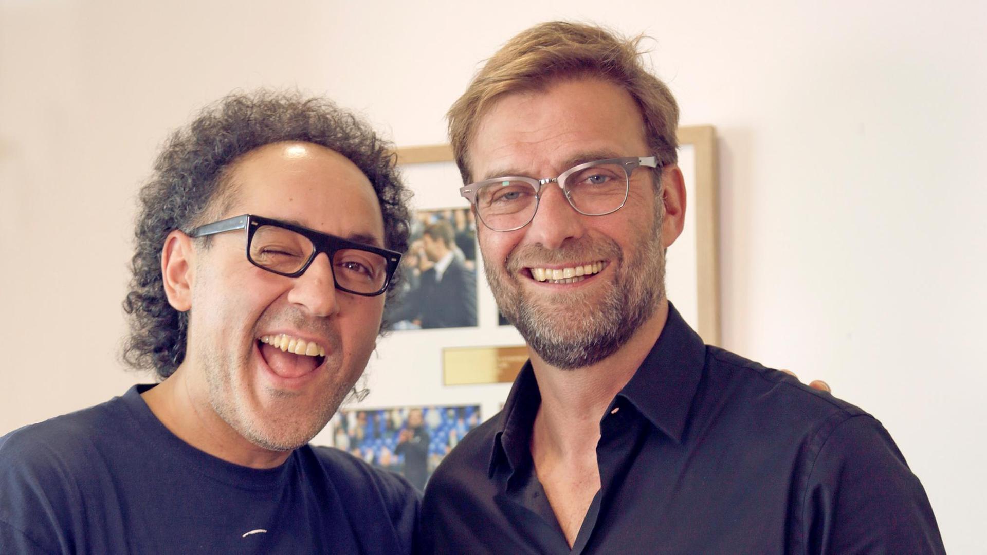 Der Filmemacher, Coach und Kabarettist David Kadel mit Liverpool-Trainer Jürgen Klopp.
