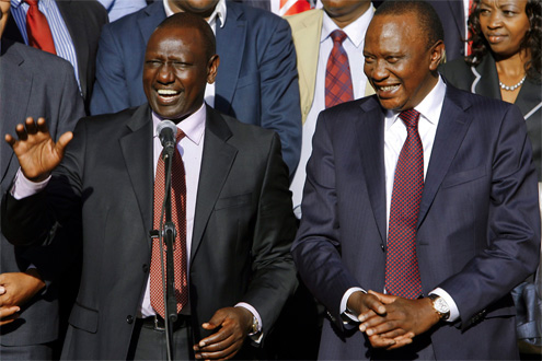 Kenias Präsident Kenyatta (rechts) mit Vizepräsident Ruto