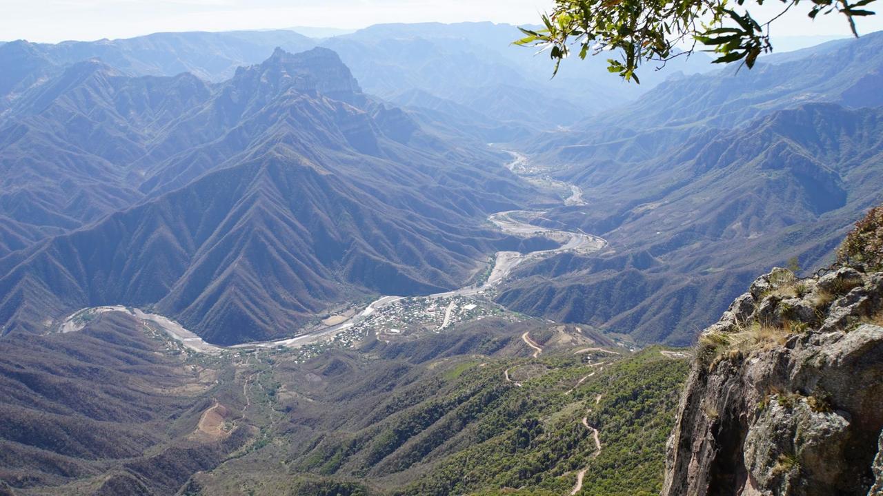 Ein wunderschöner Ausblick auf den Kupfercanyon Sierra Madre Occidental