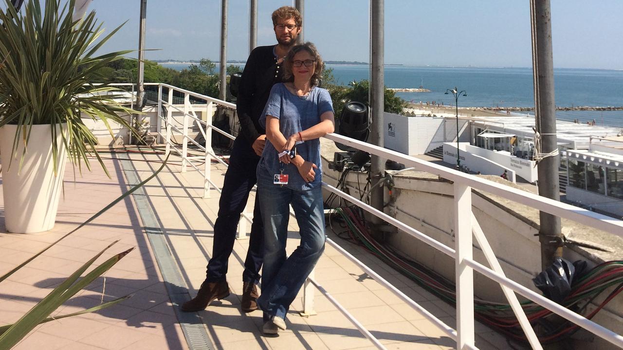 Die Filmkritiker Patrick Wellinski und Anke Leweke in Venedig