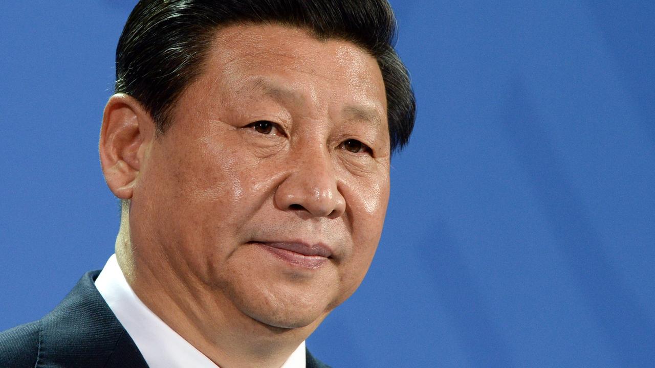 Der chinesische Staats- und Parteichef Xi Jinping, aufgenommen am 28.03.2014 während einer gemeinsamen Pressekonferenz mit Bundeskanzlerin Merkel.