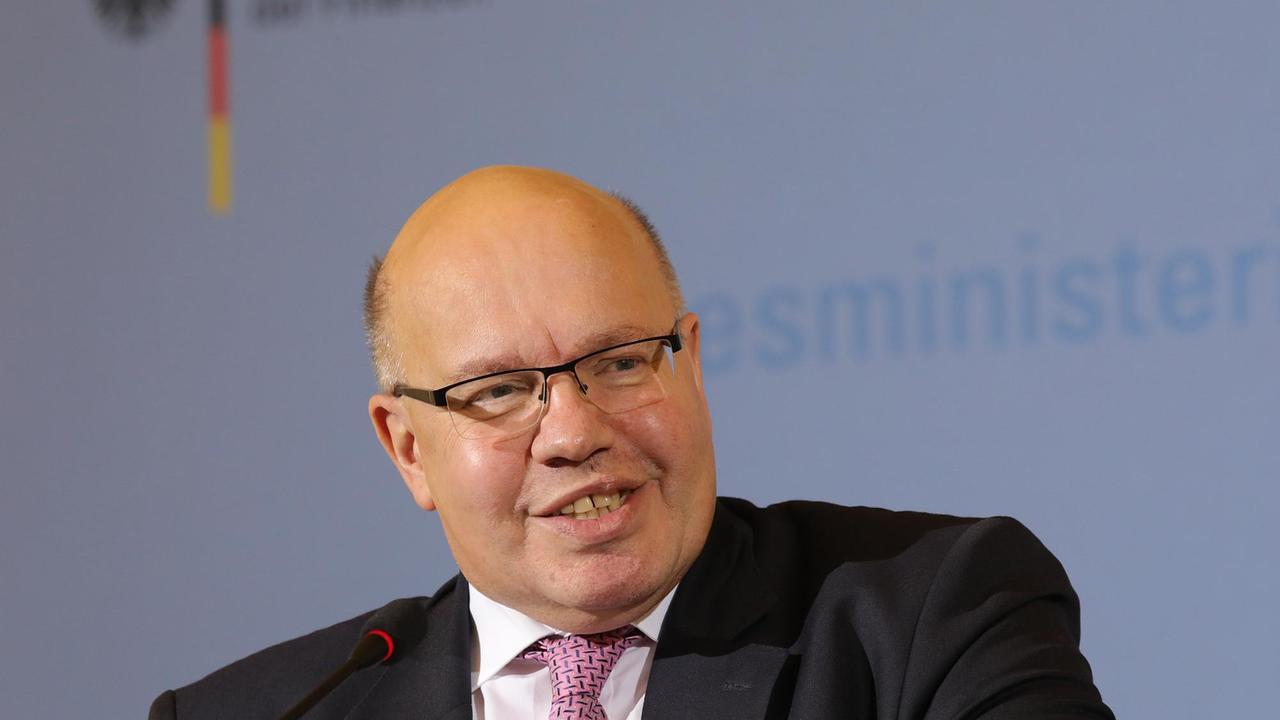 Der geschäftsführende Bundesfinanzminister Peter Altmeier (CDU) bei der Vorstellung der Steuerschätzung.