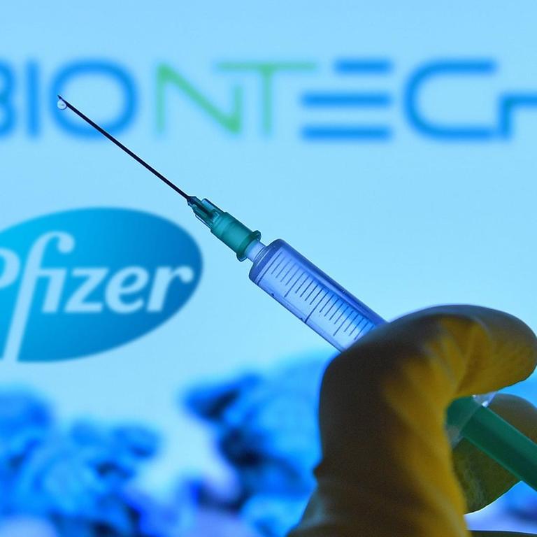 Symbolbild Corona-Impfstoff - Biontech und Pfizer geben erste Zwischenanalyse ihres COVID-19-Impfstoffkandidaten in laufender Phase-3-Studie bekannt