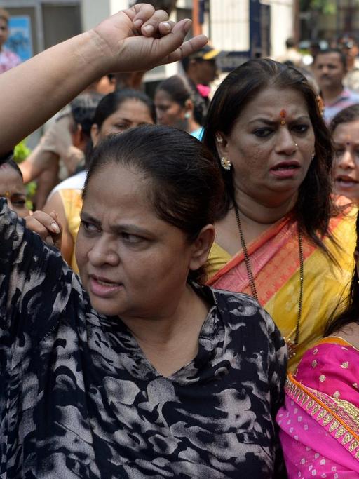 Frauen fordern Gerechtigkeit für Tanushree Dutta, nachdem die Bollywood-Schauspielerin ihre vor zehn Jahren ungehört gebliebenen Vorwürfe der sexuellen Belästigung gegen einen Schauspielerkollegen erneuerte.
