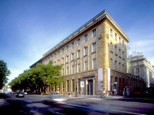 Deutsche Guggenheim Aussenansicht, Berlin-Mitte Deutsche Guggenheim Aussenansicht, Berlin-Mitte