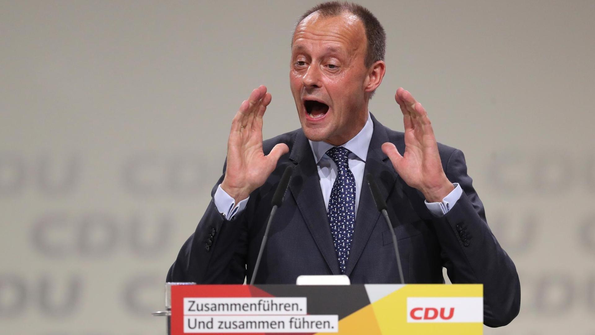 Der Kandidat für den CDU-Parteivorsitz, Friedrich Merz, spricht auf dem CDU-Bundesparteitag zu den Delegierten.