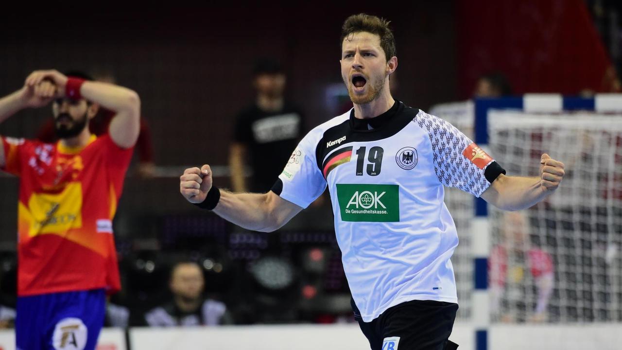 Man sieht den deutschen Handballer Martin Strobel nach einem Treffer gegen Spanien im EM-Finale.