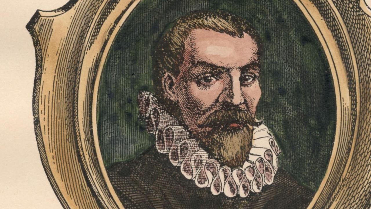 Ein goldumrahmtes Gemälde zeigt einen Mann mit Vollbart, gezwirbeltem Schnäuzer und großer Halskrause