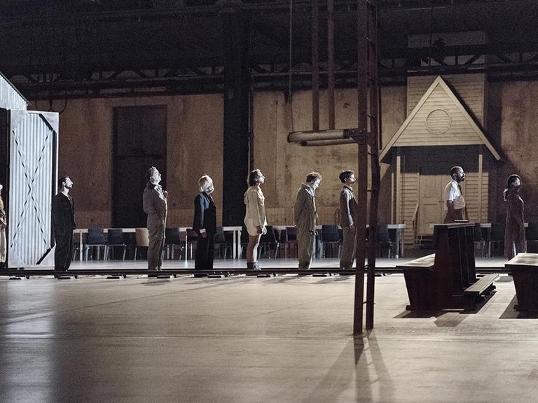 Christoph Marthalers "Universe, Incomplete" in der Jahrhunderthalle Bochum bei der Ruhrtriennale 2018