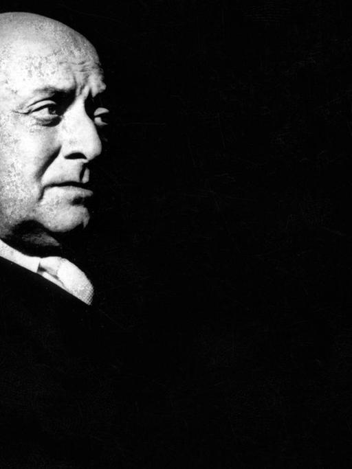 Der deutsche Arzt, Dichter und Essayist Gottfried Benn. Der deutsche Arzt, Dichter und Essayist Gottfried Benn.