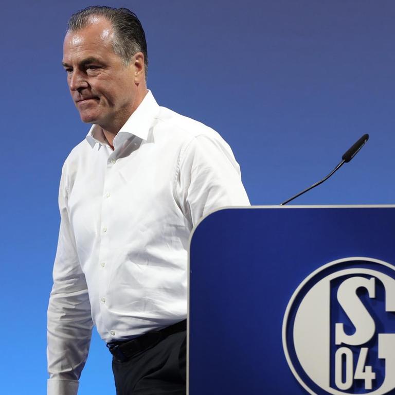 Nordrhein-Westfalen, Gelsenkirchen: Fußball: Bundesliga, Tönnies tritt einem «Bild»-Bericht zufolge von seinem Amt als Aufsichtsratsvorsitzender beim Fußball-Bundesligisten FC Schalke 04 zurück.