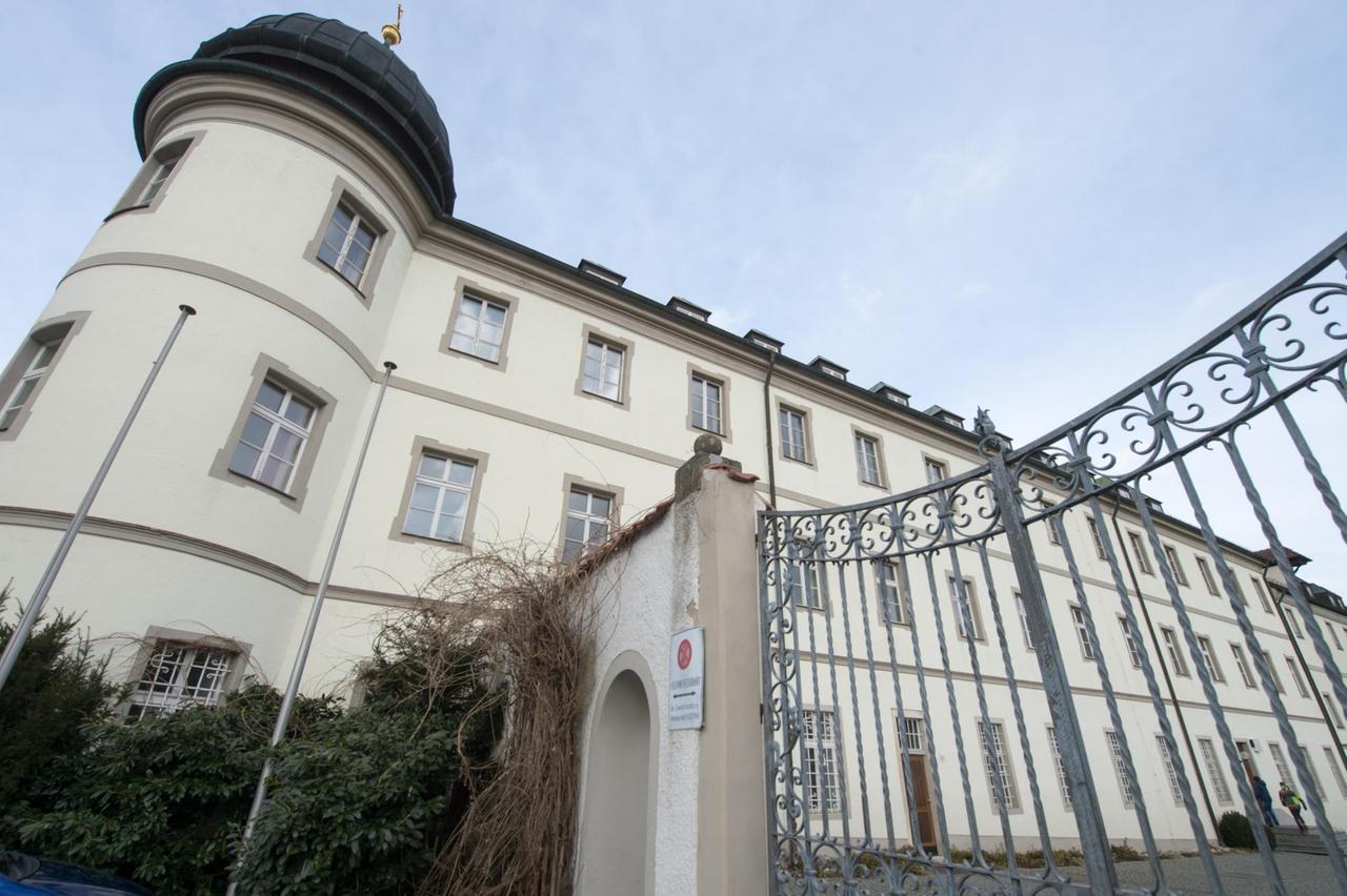 Das Kloster Pielenhofen, aufgenommen am 24.02.2015 in (Bayern). Von 1981 bis 2013 war in dem Kloster die Domspatzen-Vorschule untergebracht. In der Vorschule der weltberühmten Regensburger Domspatzen haben der langjährige Direktor und mehrere andere Lehrer über Jahrzehnte Kinder misshandelt. 