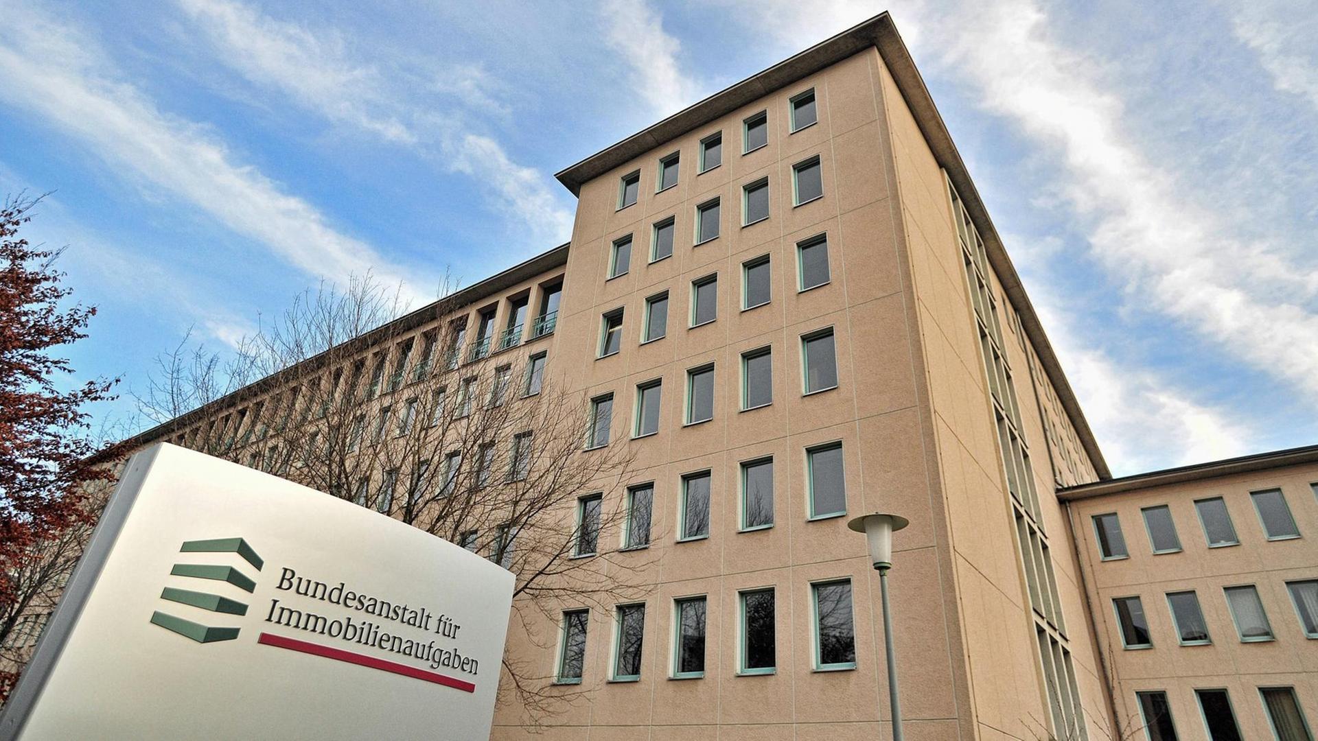 Blick auf die Bundesanstalt für Immobilienaufgaben in der Fasanenstraße 87 in Berlin