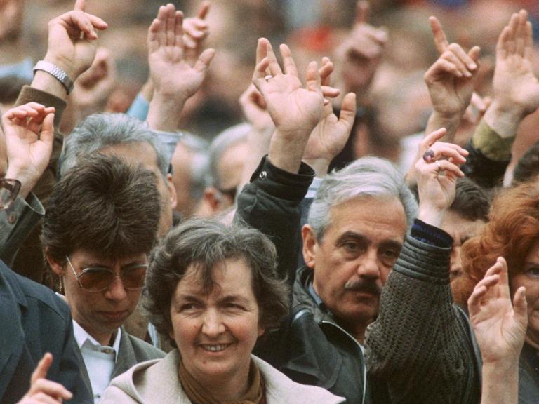 Innerrhodener Frauen bei ihrer ersten Abstimmung am 28.4.1991.