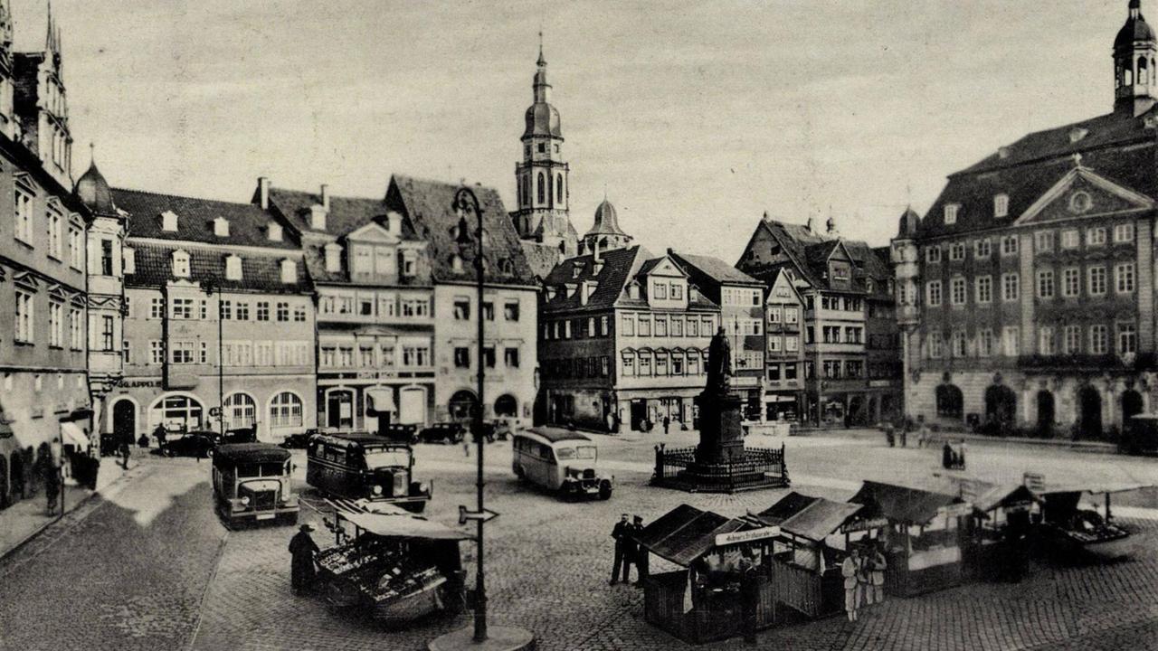 Der Coburger Marktplatz in einer Aufnahme von 1943.