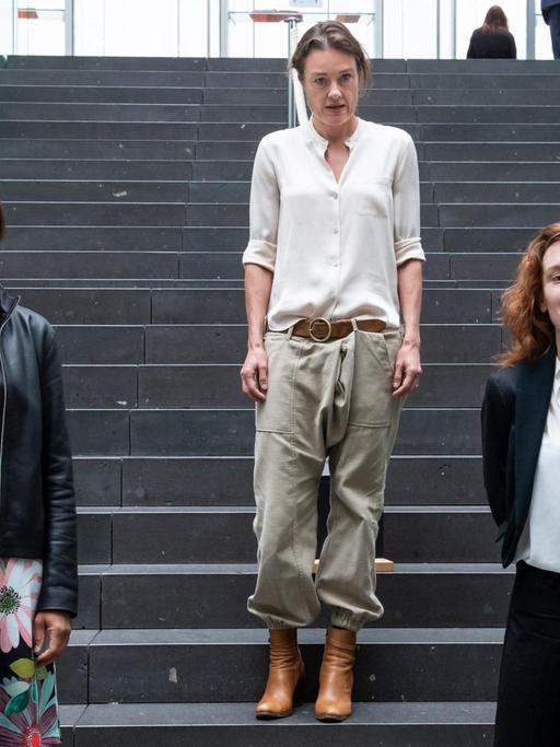 Von links nach rechts: Maria Furtwängler, Janina Kugel, Katja Kraus, Nora Bossong und Jutta Allmendinger stehen für ein Gruppenbild zusammen. Sie werben mit der #Ichwill-Kampagne für Gleichberechtigung. Das Foto wurde im Oktober 2020 in Berlin aufgenommen.