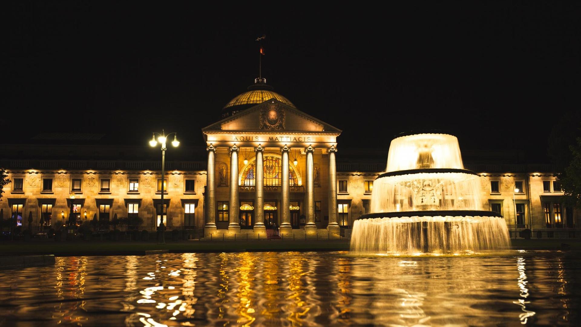 Brunnenanlage vor dem Kurhaus Wiesbaden