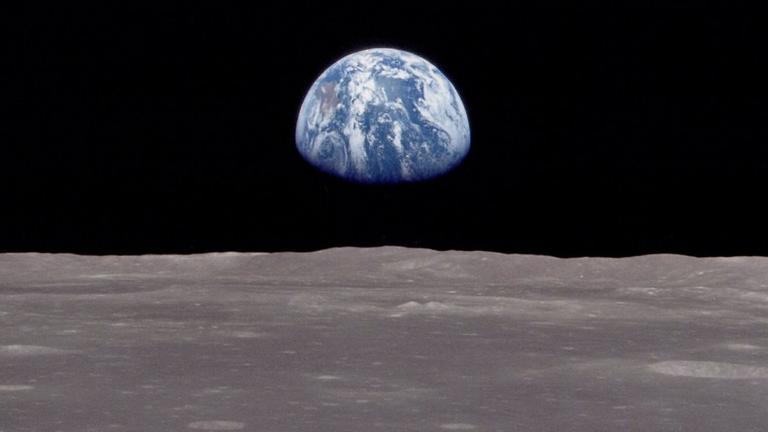 Der Aufgang der Erde über dem Mond, fotografiert von Apollo 8 Der Aufgang der Erde über dem Mond, fotografiert von Apollo 8