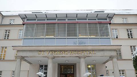 Das St. Vinzenz-Hospital in Köln soll ein Vergewaltigungsopfer abgewiesen haben.