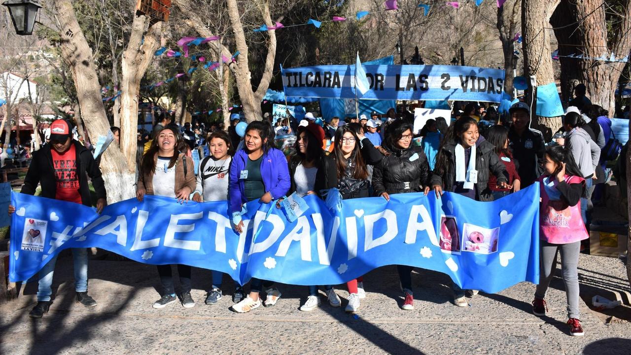 Abtreibungsgegner demonstrieren gegen ein geplantes Gesetz zur Legalisierung der Abtreibung in Argentinien