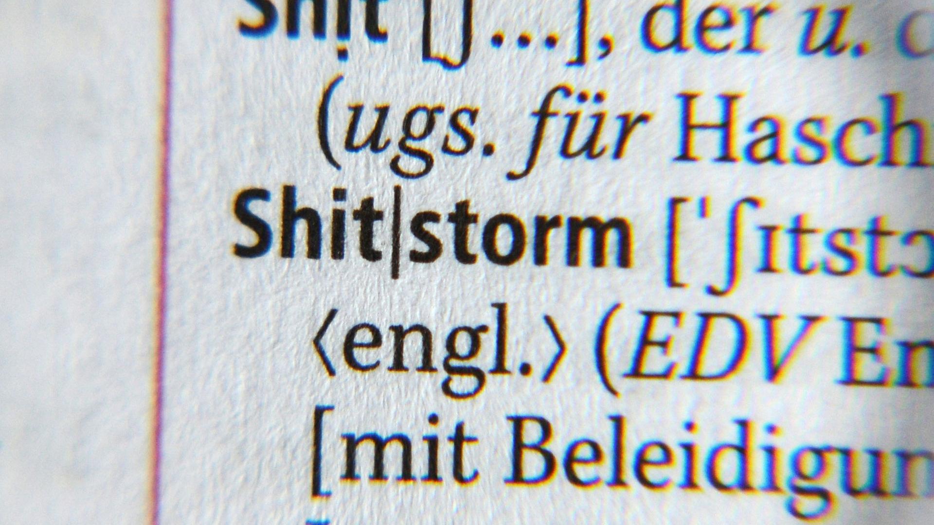 Der Begriff "Shitstorm" in einer Großansicht im Duden.