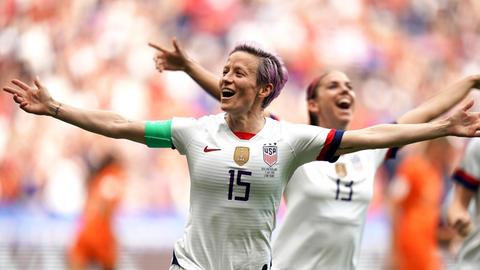 Megan Rapinoe aus den USA jubelt über das Tor zum 1:0.