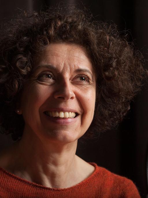Esther Dischereit, Autorin des Hörspiels "Blumen für Otello", spricht einen Teil des Textes selbst