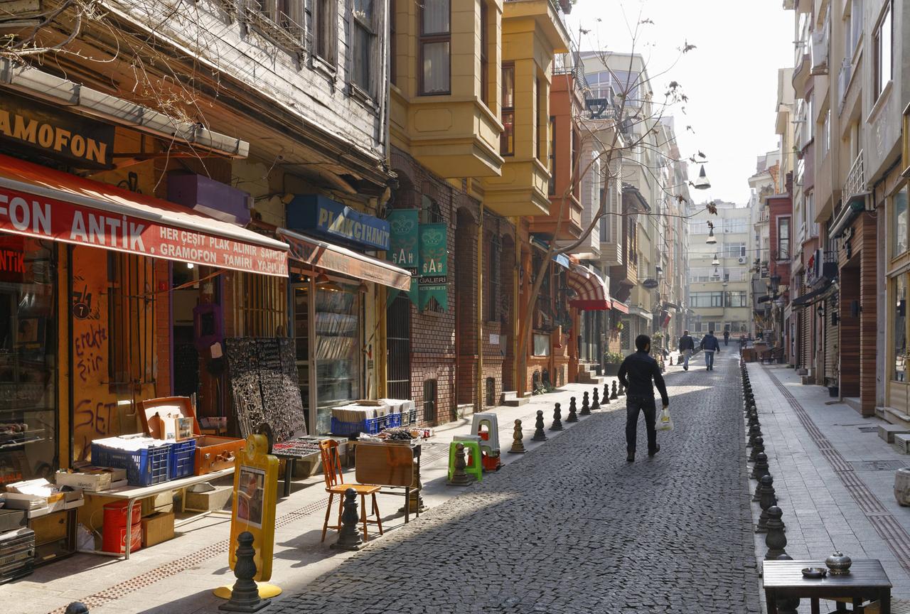 Straßenszene im Istanbuler Stadtteil Kadiköy