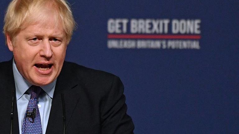 Der britische Premierminister Boris Johnson stellt das neue Wahlprogramm seiner Partei vor.