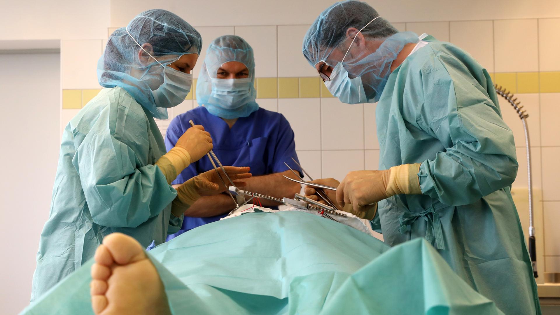 Transplantationsoperation im Krankenhaus