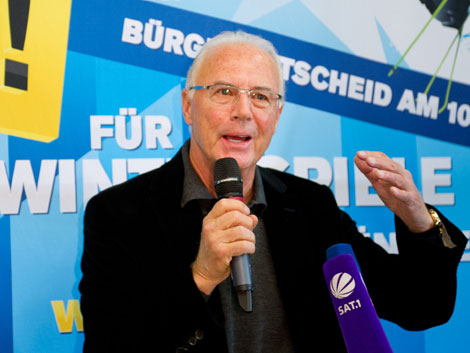 Franz Beckenbauer spricht beim Empfang der Förderer und Unterstützer der Münchener Olympia-Berwerbung für die Winterspiele 2022