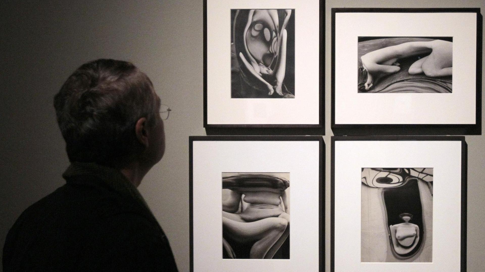 Bilder aus André Kertész' Reihe "Distortions" bei einer Ausstellung 2010 in Paris