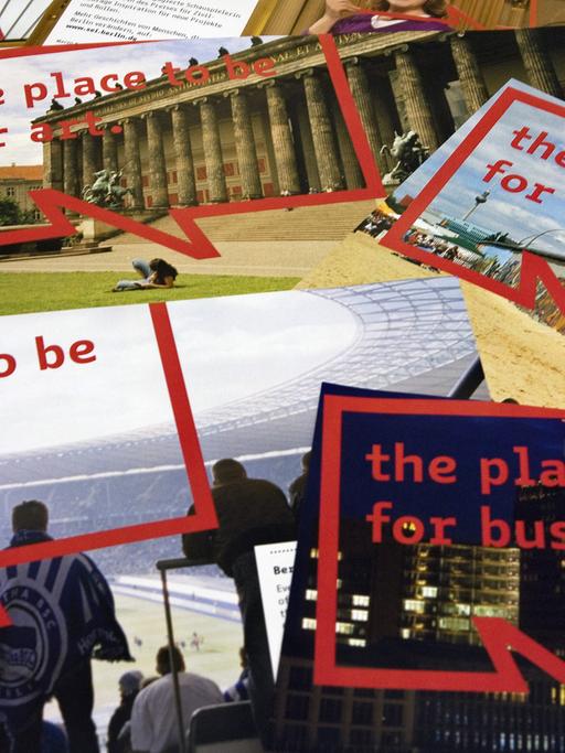Mehrere Flyer der Berlin-Kampagne "be Berlin"