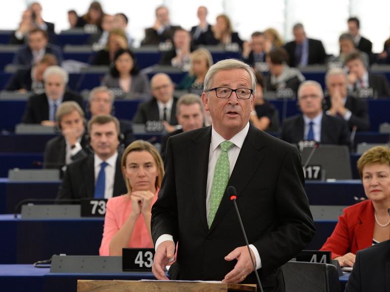 Der Luxemburger Jean-Claude Juncker bei der Vorstellung seiner Pläne und Kandidaten im Europaparlament.