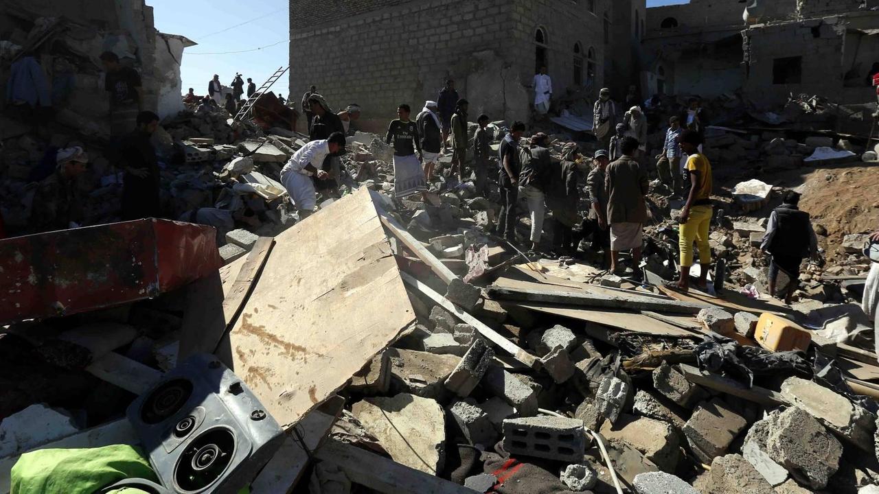 Zerstörung in Sanaa nach einem Luftangriff am 1. Mai 2015.