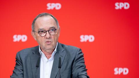 Norbert Walter-Borjans, Bundesvorsitzender der SPD, gibt nach der Sitzung des SPD-Präsidiums eine Pressekonferenz