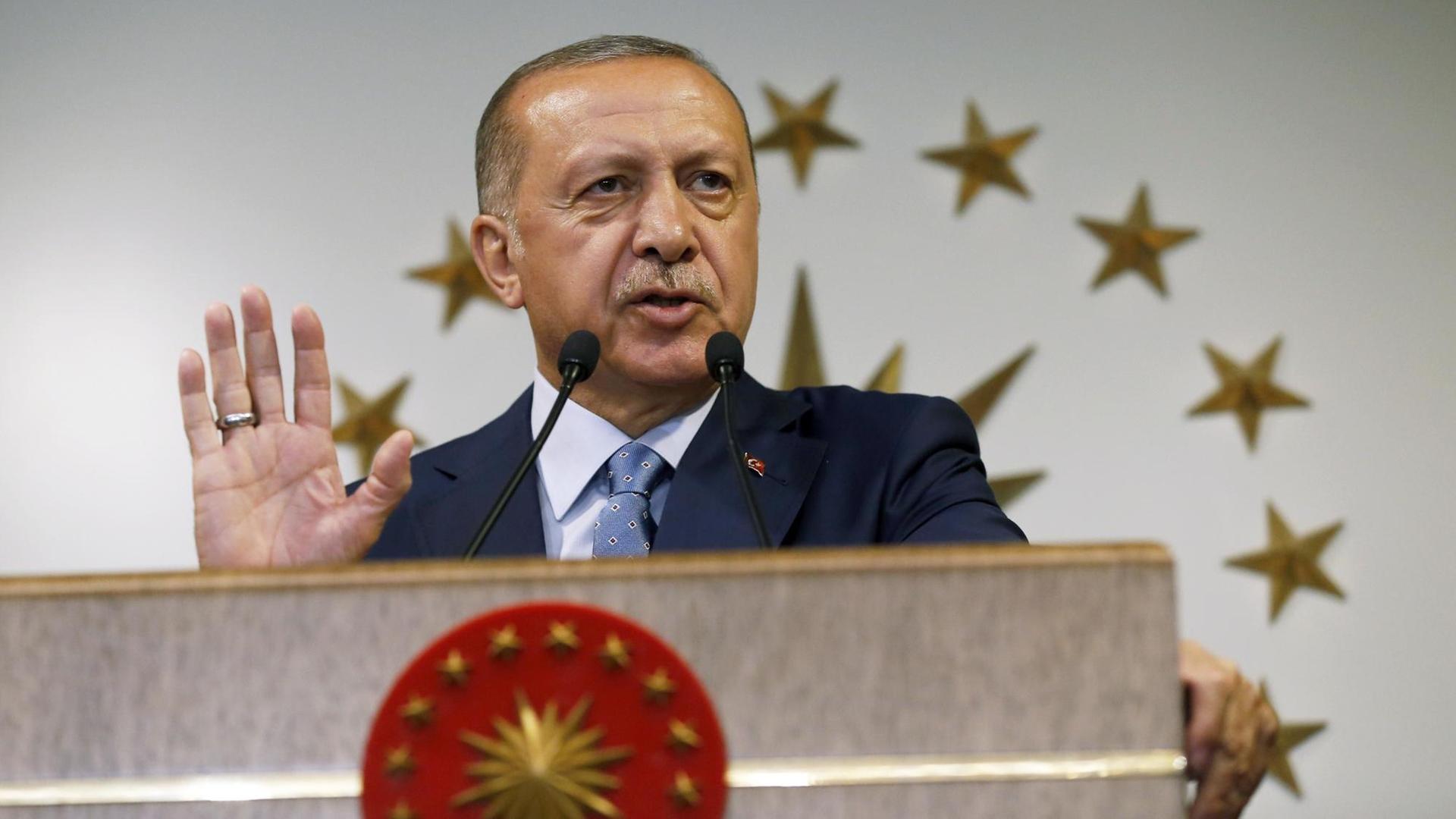 Der türkische Präsident Erdogan ist jetzt noch mächtiger.