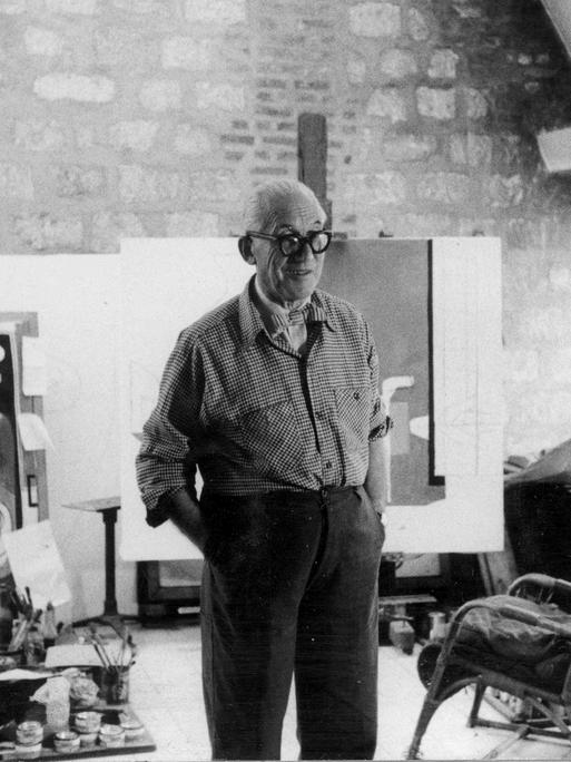 Le Corbusier in seinem Pariser Studio-Apartment