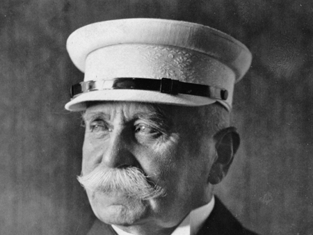 Ferdinand Graf von Zeppelin. Photographie. Um 1910.