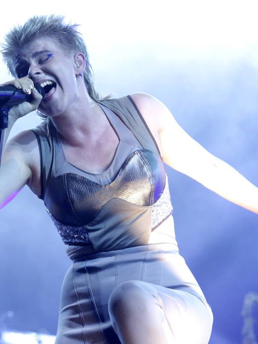 Die Sängerin Robyn singt 2014 auf dem Melt! Festival.