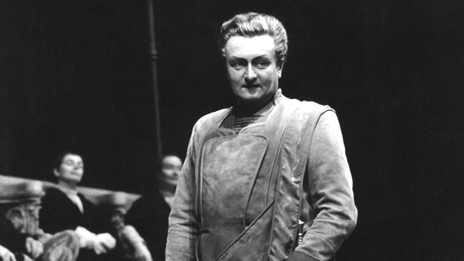 Der Sänger (Tenor) und Operndirektor Wolfgang Windgassen (1914-1974) in einer "Meistersinger"-Aufführung.