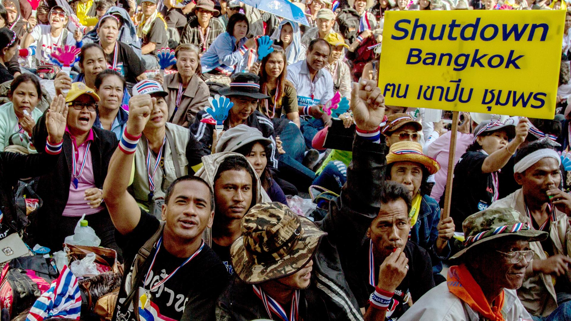 Demonstranten am Montag (13.01.14) in Bangkok