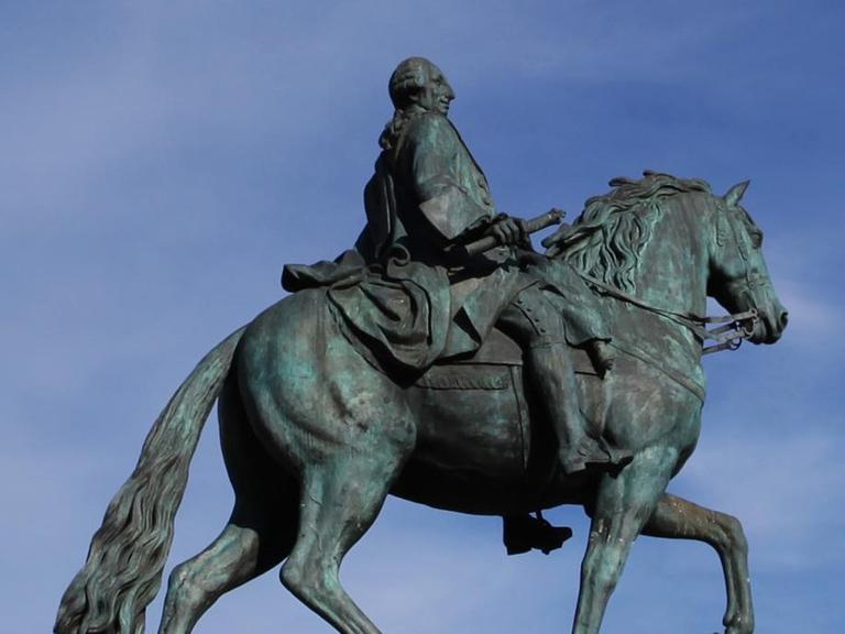 Das Denkmal von König Karl III. auf der Puerta del Sol in Madrid.