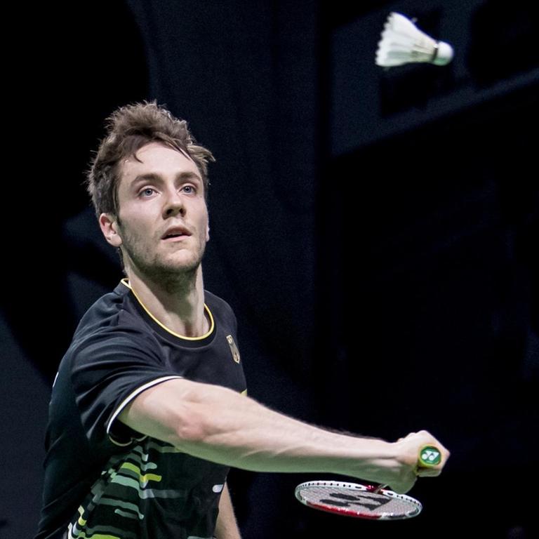 Der deutsche Badminton-Nationalspieler Mark Lamsfuß in Aktion. 