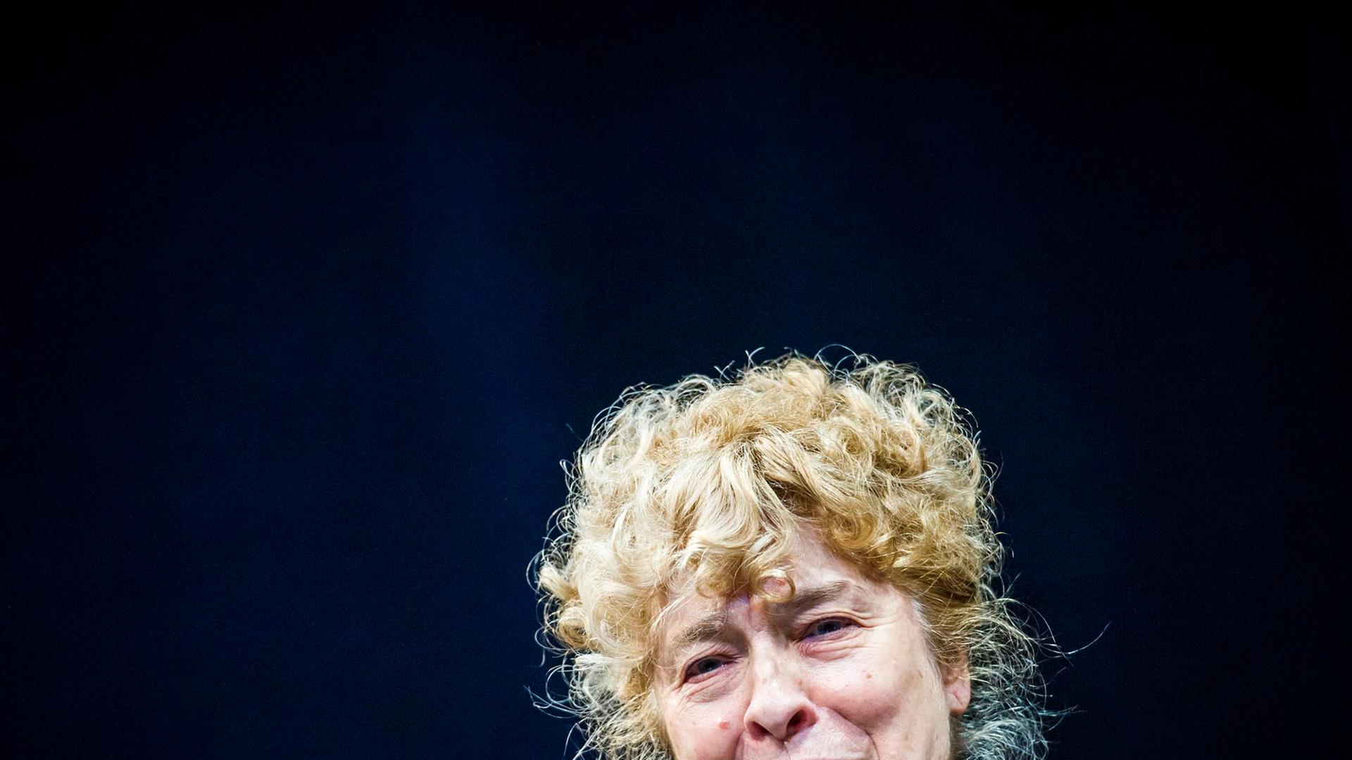 Die Politikwissenschaftlerin Gesine Schwan während einer Gesprächsrunde in den Kammerspielen des Theater Lübeck.