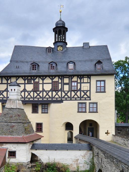 Im Schloss Burgk sind zahlreiche Möbel und andere Kulturgüter, über deren weitere Verwendung es Unklarheit gibt.