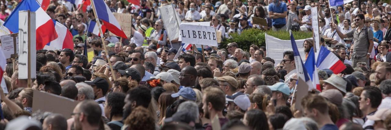 Demonstration gegen Corona-Maßnahmen in Paris