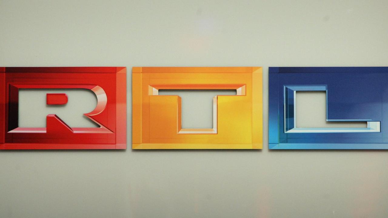 Das Logo des Fernsehsenders RTL (2008). Das Logo des Fernsehsenders RTL (2008).