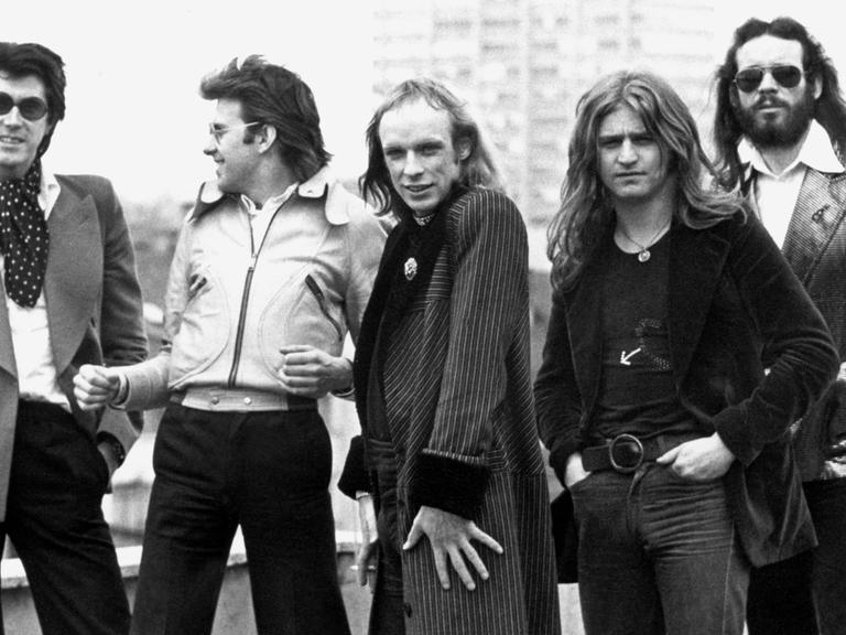 Von links nach rechts: Bryan Ferry, Andy Mackay, Bryan Eno, Paul Thompson und Phil Manzanera von der britischen Band Roxy Music.