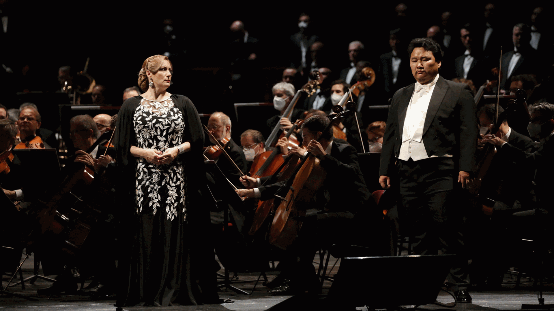Die Sopranistin Saioa Hernandez als Aida und der Bass Amartuvshin Enkhbat als Amonasro in Verdis "Aida" und das Orchester der Mailänder Scala am 15.10.2020 in Mailand